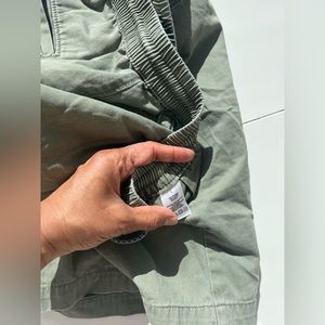 AE drawstring shorts, L